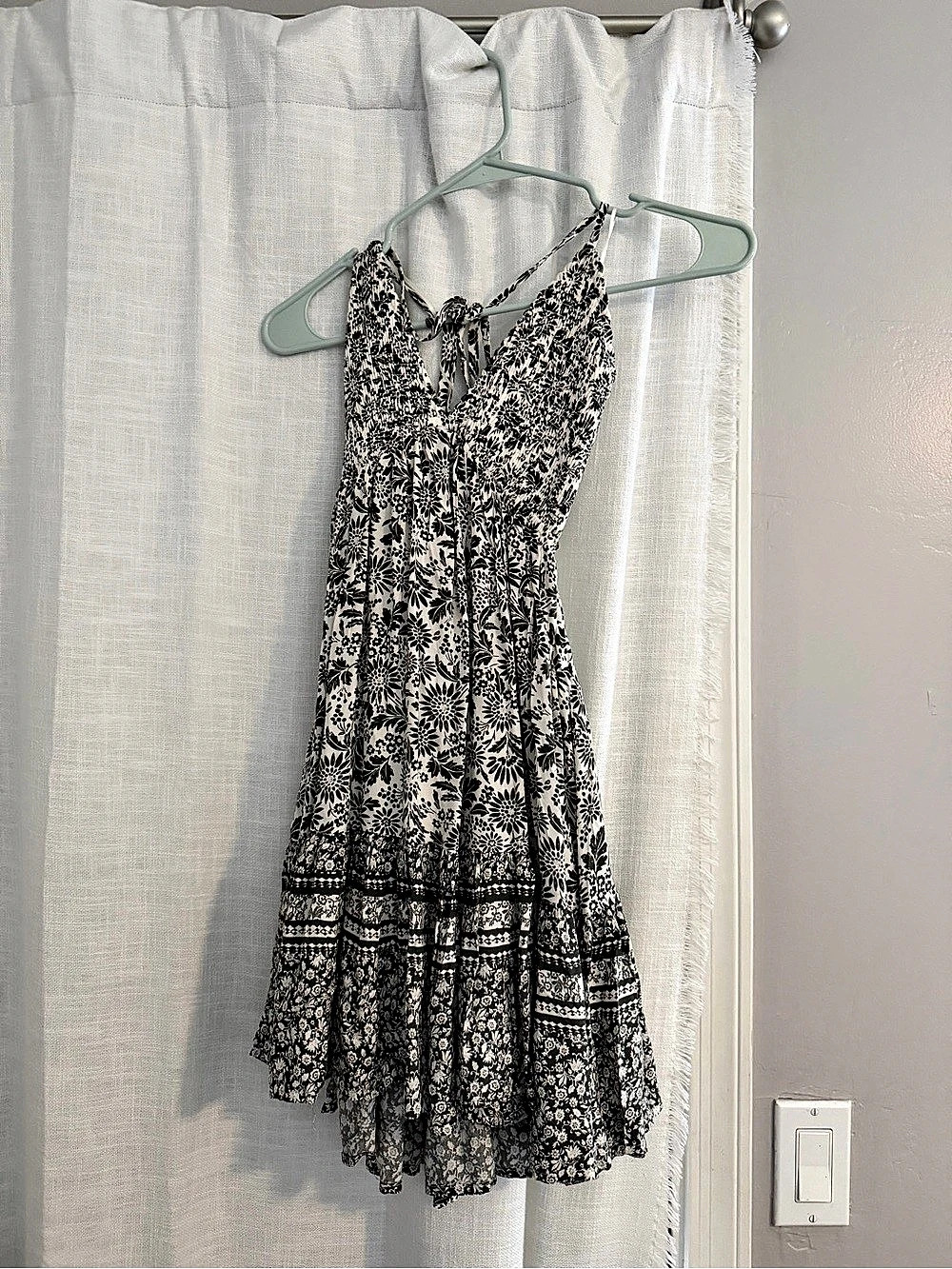 Windsor Floral Mini Dress in Black & White Size XS
